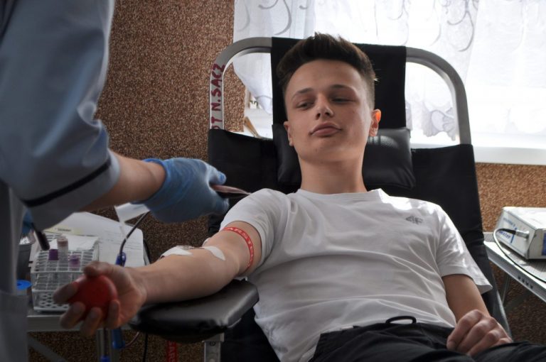 Korzenna: polała się krew 51 osób. Wszystko przez księdza Artura…