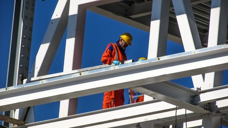W Małopolsce pracuje 50 tysięcy cudzoziemców. Wszędzie ich przybywa z wyjątkiem Sądecczyzny…