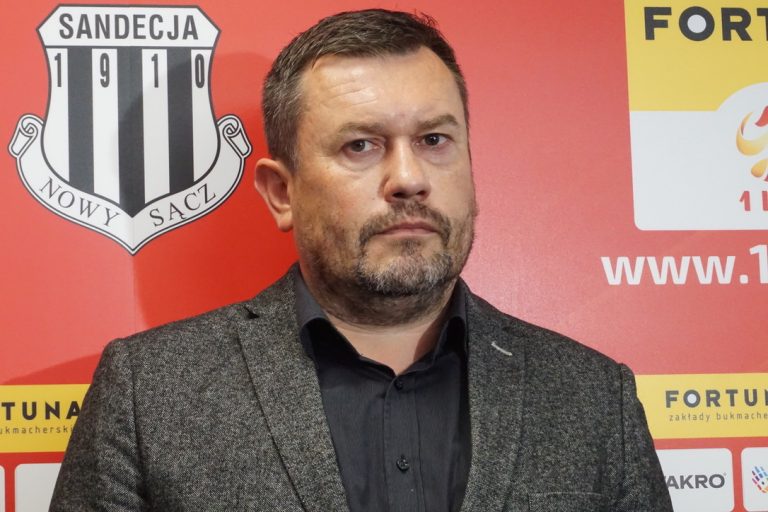 Na piłce i na polityce znają się wszyscy