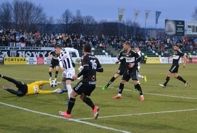 Piłka nożna. Sandecja nie dała się liderowi!
