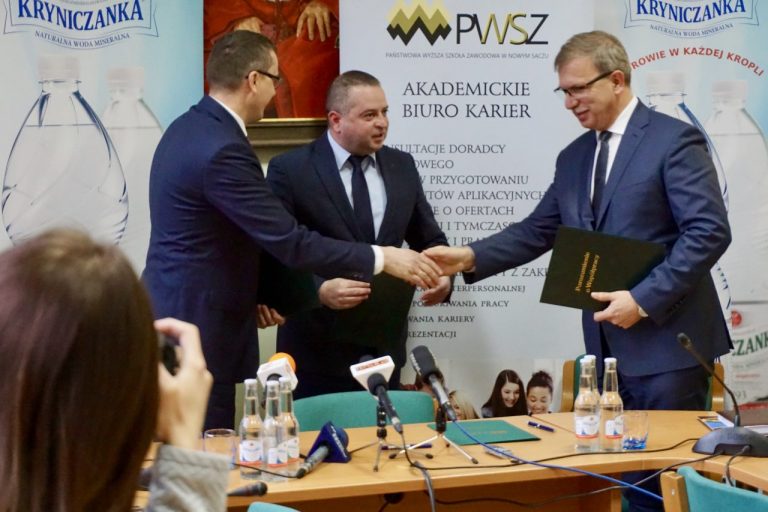 Uczelnia – biznes- samorząd. Sądecka PWSZ podpisała trójstronne porozumienie