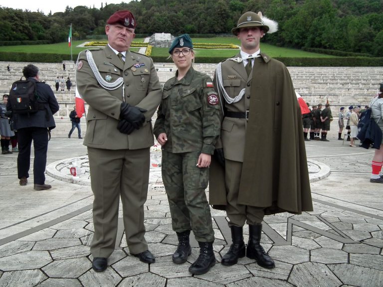 Sądeccy Strzelcy przywieźli wspomnienia i czerwone maki z Monte Cassino