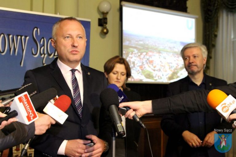 Prezydent Nowego Sącza bez votum zaufania radnych PiS. A Ty jak głosowałbyś? [ankieta]
