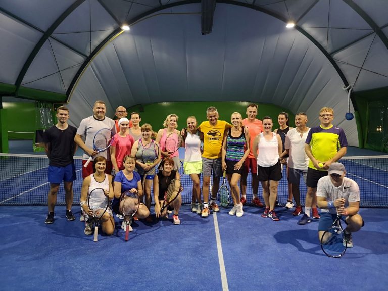 Tenis ziemny. Nocny turniej par mieszanych kończy sezon 2018/2019 [Zdjęcia]