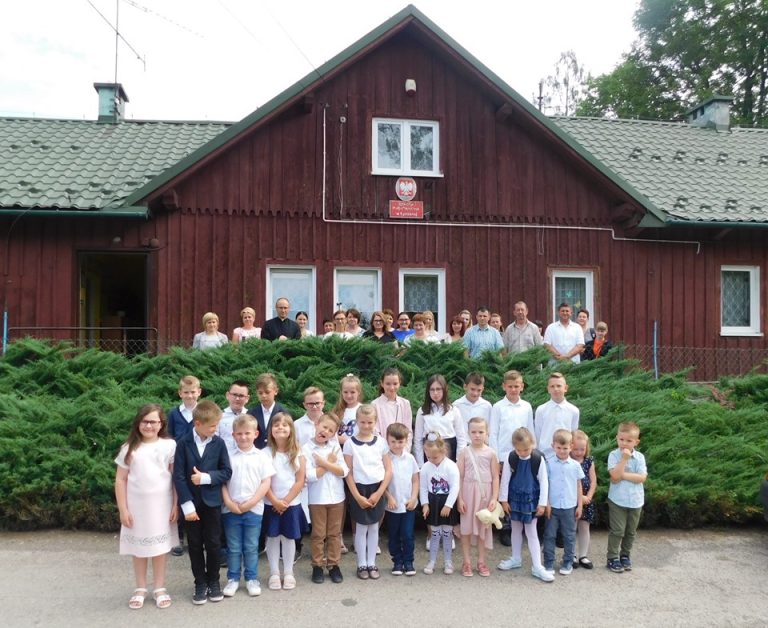 To koniec. W szkole w Łyczanej zabrzmiał ostatni dzwonek
