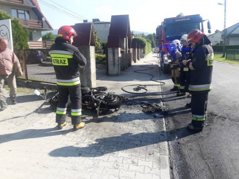Z motocykla został tylko zwęglony wrak