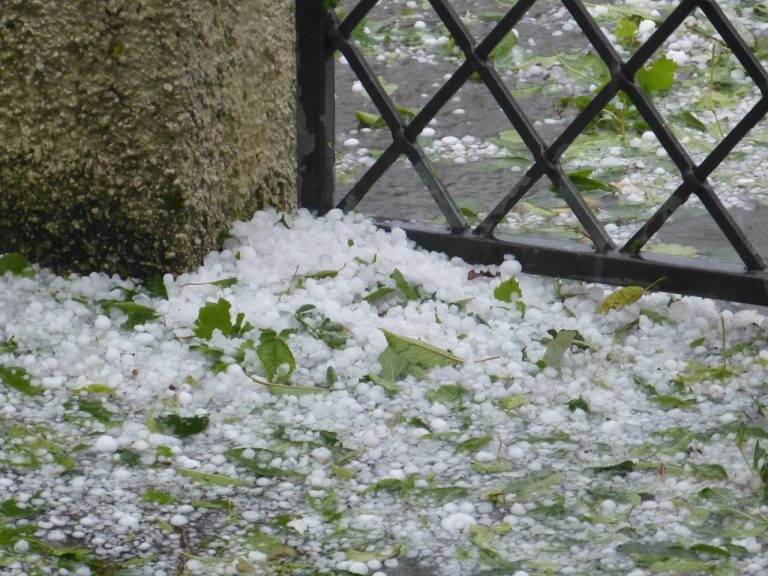Synoptycy ostrzegają: dzisiaj znowu burze z gradem
