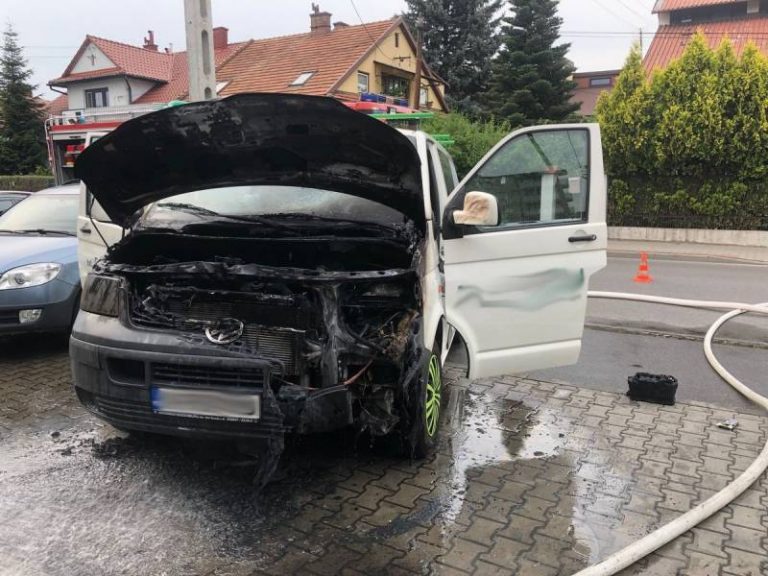 Kolejny samochód płonął w Nowym Sączu