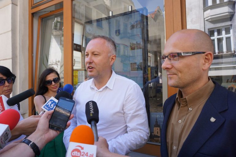 Interaktywna szyba na ul. Jagiellońskiej podpowie co BĘDZIE SIĘ DZIAŁO!