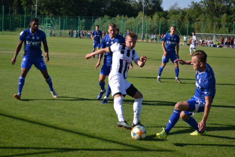Piłka nożna. Sandecja pokonała Wisłę Kraków