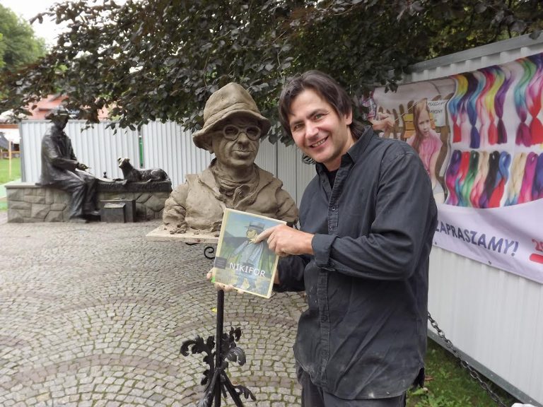Street – art pod Jaworzyną. Artysta ze Śląska stworzył glinianego Nikofora