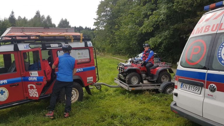 Krynicki GOPR w akcji: martwy grzybiarz i podejrzenie zatrucia
