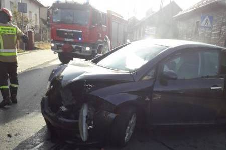 Nowy Sącz: zderzenie dwóch osobówek. Kierowca w szpitalu