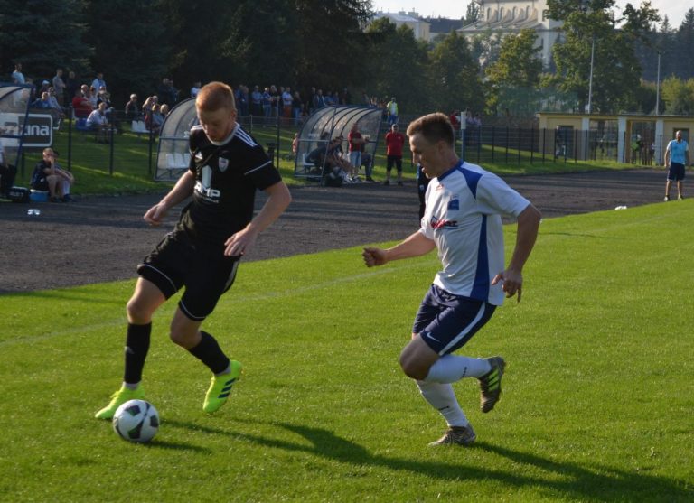 Liderujący Glinik Gorlice stracił punkty u siebie. Sandecja II z porażką