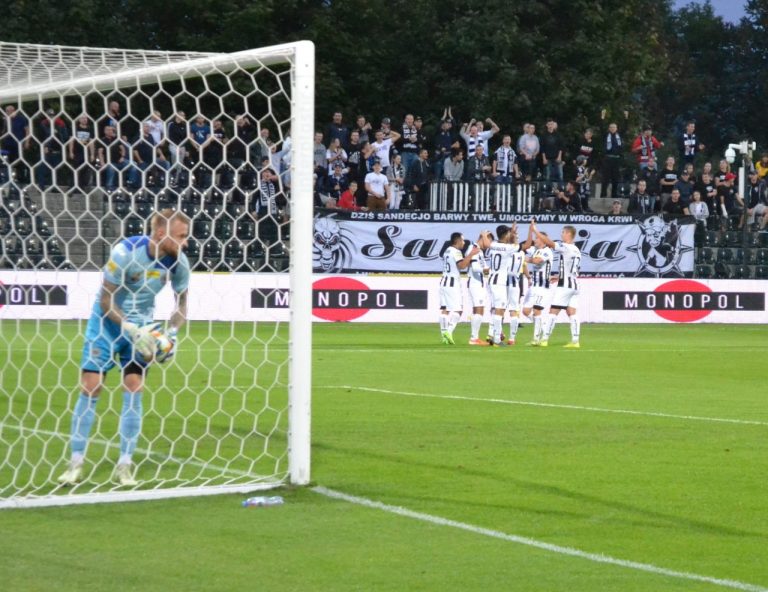 Sandecja wreszcie zwycięska! [Zobacz zdjęcia]