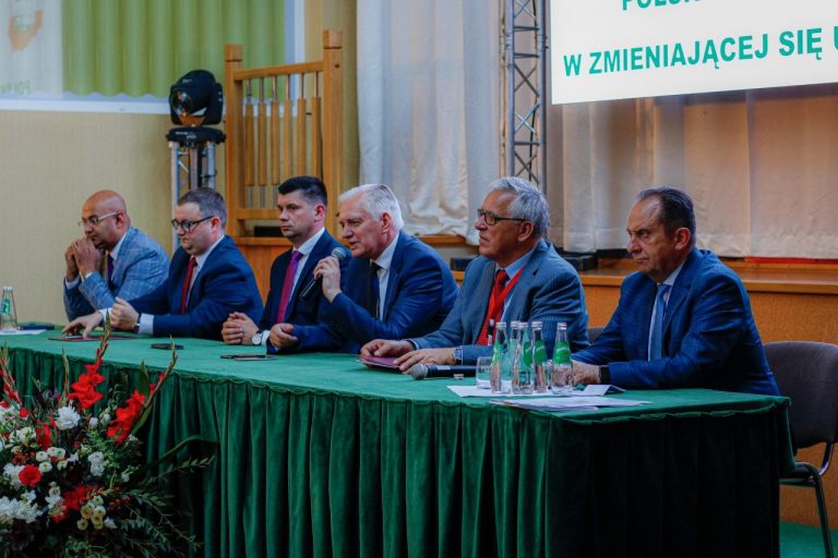 Jarosław Gowin i Andrzej Gut Mostowy na konferencji o transporcie drogowym