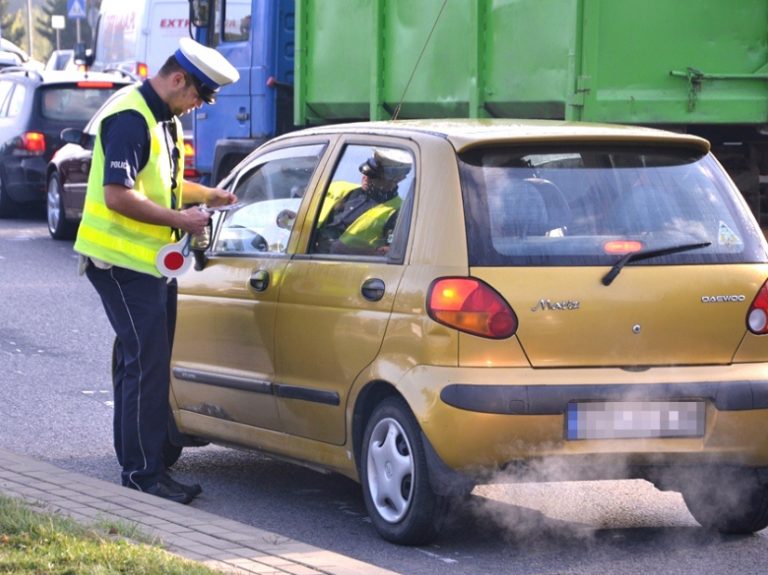 UWAGA! dziś policja będzie namierzać… „zadymiarzy”. Spójrz w swój wydech zanim ruszysz w drogę
