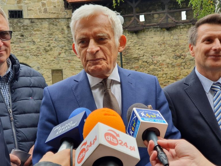 Wybory 2019: Premier Jerzy Buzek w Nowym Sączu. Prosił o głos oddany dla dobra samorządności i integracji Europy