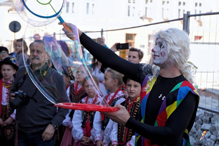 Jedyny pałac w Nowym Sączu wypiękniał i wzbogacił się o nowe narzędzia do szlifowania diamentów