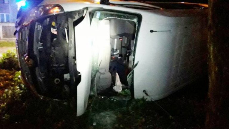 Nowy Sącz: wypadek na ulicy Ogrodowej. Nie żyje kierowca busa