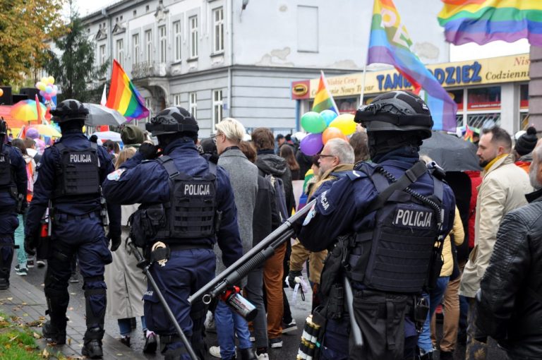 Nowy Sącz: 570 policjantów zabezpieczało w niedzielę miasto
