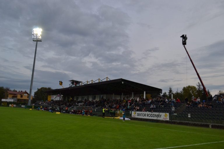 Sandecja gra dziś u siebie. Ucieknie z miejsca spadkowego?