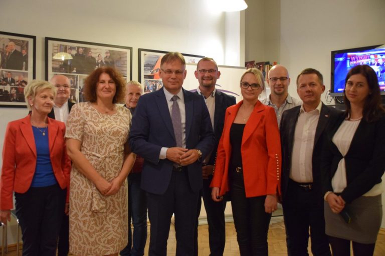 Poseł Mularczyk z rekordowym poparciem. Oficjalne wyniki wszystkich kandydatów