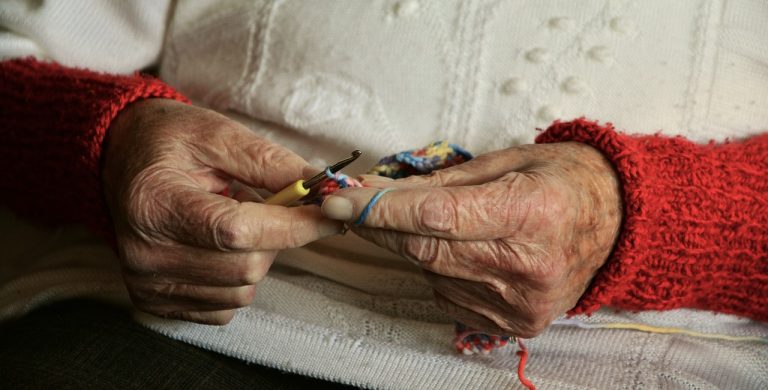 Nowy Sącz: 78-latka chciała uratować swojego syna. Straciła dorobek życia