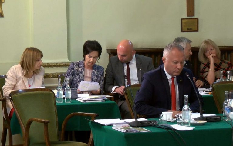 Wkrótce darmowe przejazdy miejskimi autobusami i 90 minut darmowego parkowania dla sądeczan!