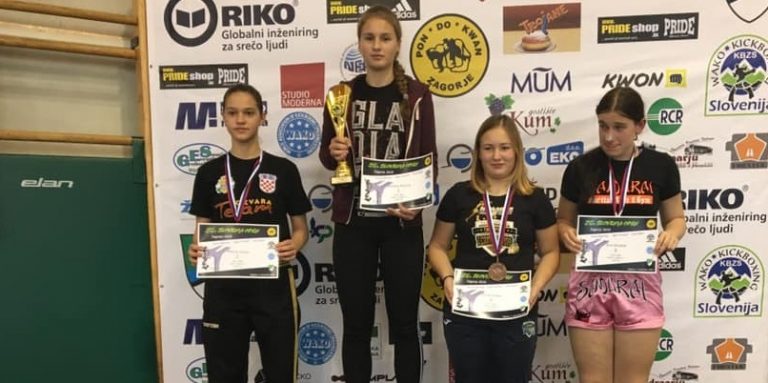 Kickboxing. Najcenniejsze krążki turnieju na Słowenii dla sądeczanek! [Zdjęcia]