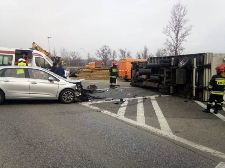 Nowy Sącz: zderzenie osobówki z ciężarówką