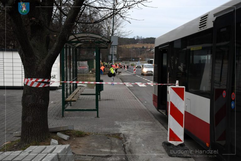 Remontowany chodnik na Nowochruślickiej obok Lidla wkrótce będzie gotowy