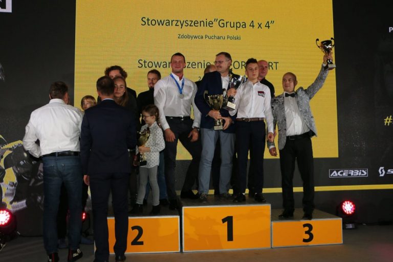 Udany rok Grupy 4×4. Pasjonaci jazdy po bezdrożach podsumowują miniony sezon