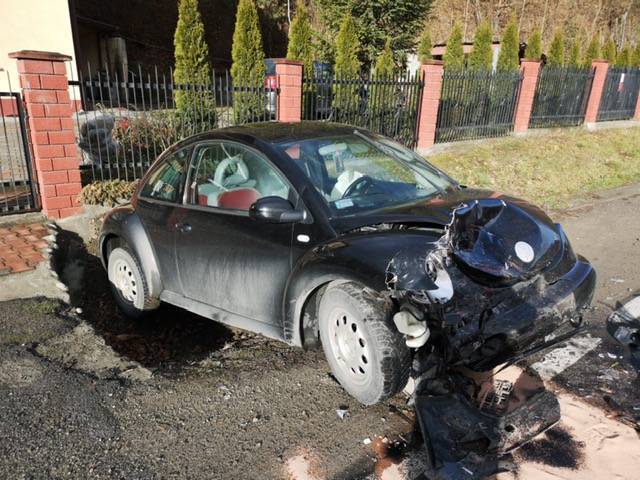 Nowy Sącz: zderzenie dwóch samochodów. Cztery osoby poszkodowane
