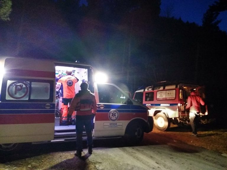 Ratownicy GOPR ruszyli na pomoc pracownikowi schroniska na Cyrli