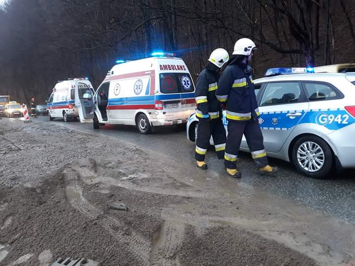 Wypadek za wypadkiem. Dachowanie w Limanowej