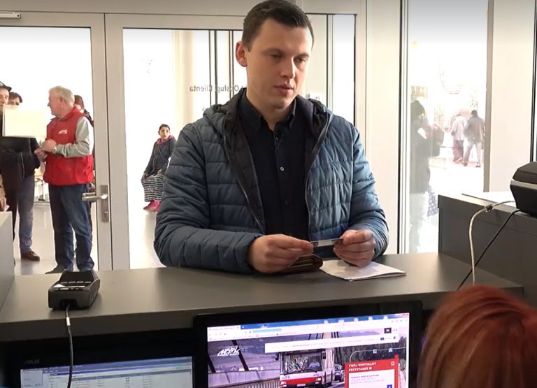 Można już składać wnioski o Kartę Nowosądeczanina. Dla posiadaczy – 90 minut parkowania za darmo