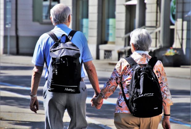 Jak kształtować pozytywny wizerunek osób starszych w społeczeństwie?
