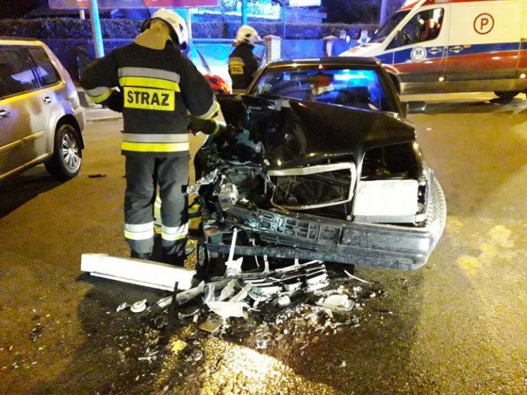 Nowy Sącz, ul. Węgierska: chwila nieuwagi – dwa rozbite auta