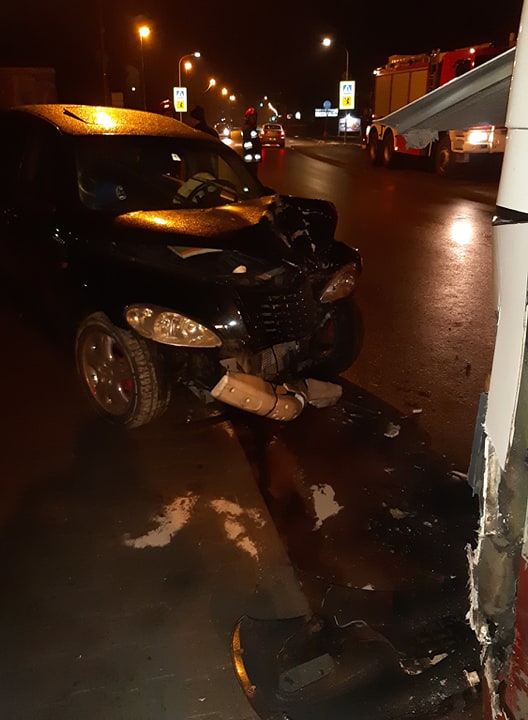 Samochód osobowy po wypadku