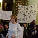 protest przeciwko likwidacji szkoły