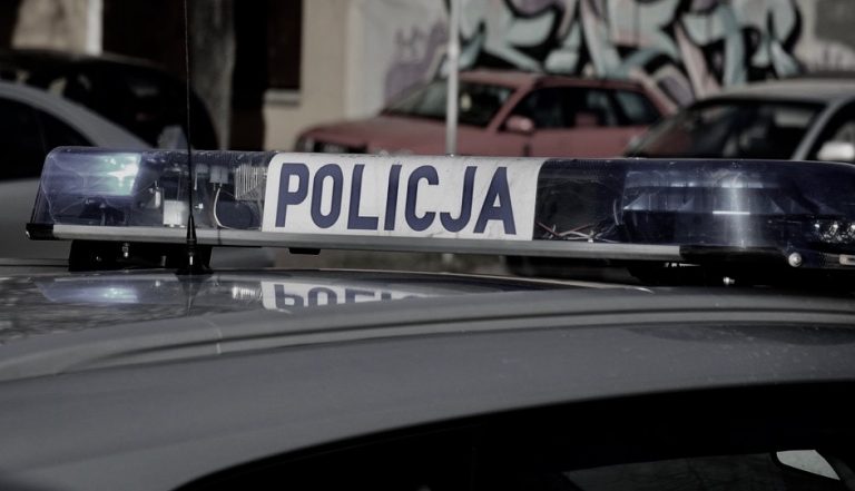 Dramatyczne odkrycie w Grybowie. W lesie znaleziono ciało starszego mężczyzny