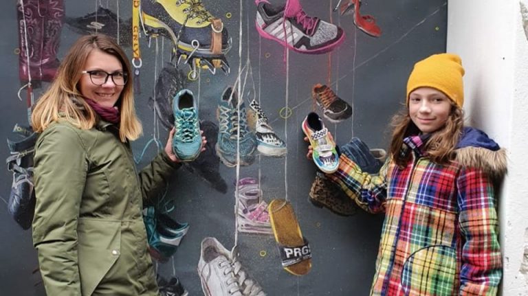 Nowy Sącz, ulica Wąska: kolejny mural mgr Morsa „wszedł z buta”