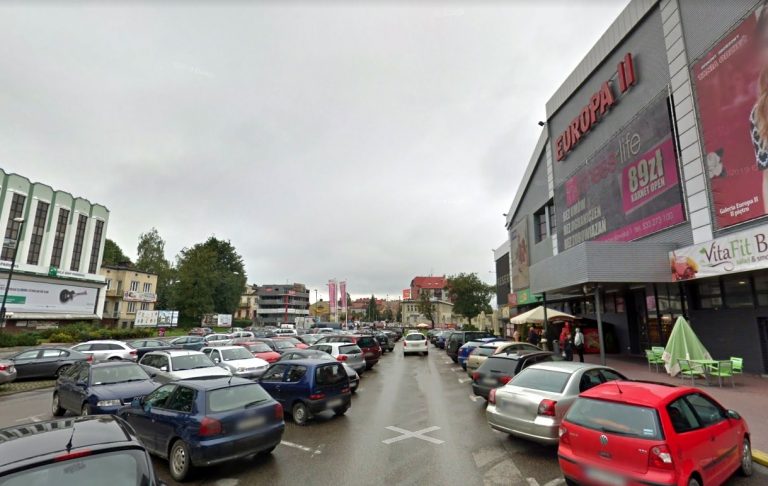 Nowy Sącz: za parkowanie pod CH Europa II trzeba płacić. Jednak nie zawsze
