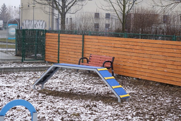 Już wkrótce otwarcie pierwszego w Nowym Sączu wybiegu dla psów [ZDJĘCIA]