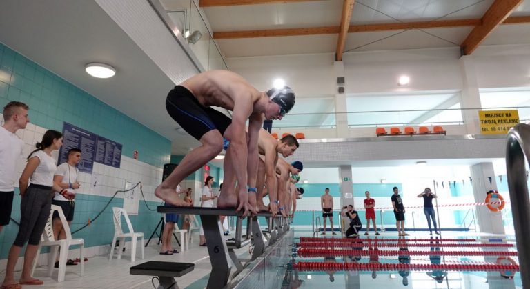 Młodzi sportowcy ,,wypływali” sobie medale i start w zawodach wojewódzkich