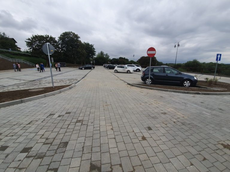Nowy Sącz: Kto może zawiesić opłaty za parking? Wiceprzewodniczący: w temacie parkingów szykuje się pozew zbiorowy
