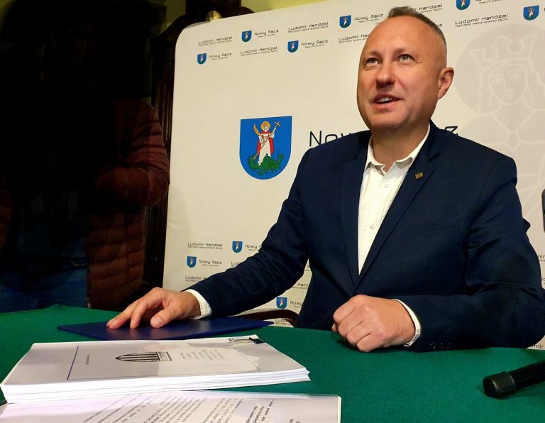 Polityka wkracza na boisko… czyli znów o Sandecji i znów burzliwie
