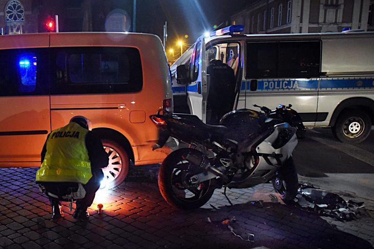 Zderzenie motocykla z vanem