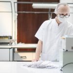 Vitberg, proces szycia maseczek